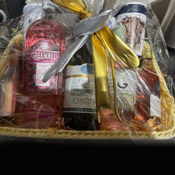 Fortnum and Mason hamper PLUS a basket of booze - Image 2