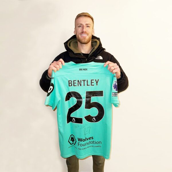 Wolves Goalie Dan Bentley signed goalie shirt